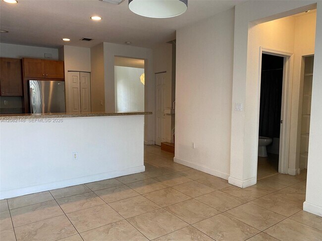 Building Photo - 7560 NW 116th Ave