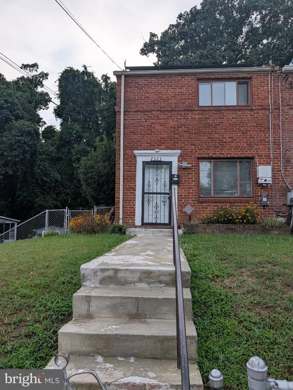 Building Photo - 2323 Gaylord Dr