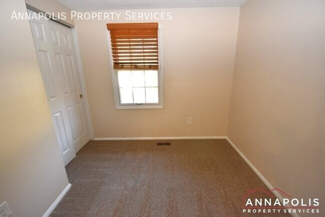 Building Photo - 1303 Old Pine Ct