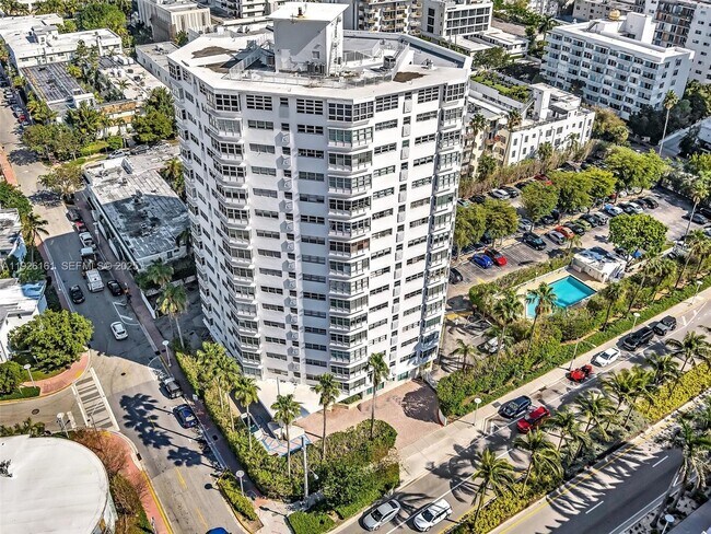 Building Photo - 1881 Washington Ave