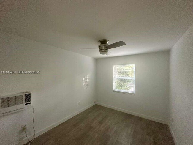 Building Photo - 1150 SW 22nd St