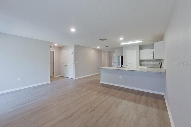 Building Photo - 2799 W Sheila Dr