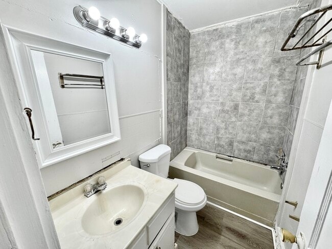 Building Photo - 3592 Vivia Ave