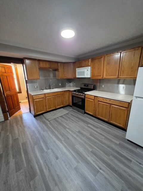 Building Photo - 164 E Church St