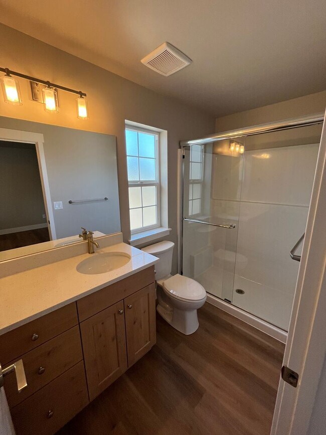 Building Photo - New Construction Townhome in NW Bend