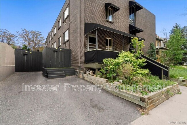 Building Photo - 656 Logan St