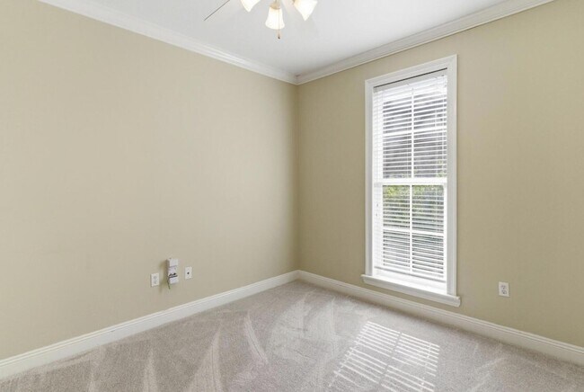 Building Photo - 44 Bridgefield Ct