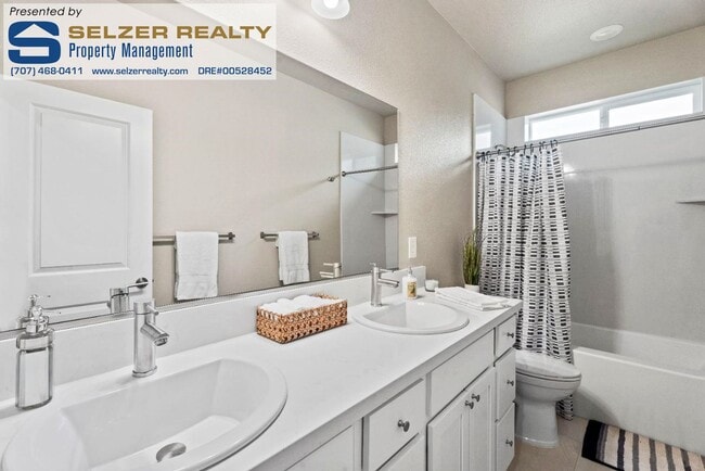Building Photo - Beautiful newly-constructed 3 bd. home at ...