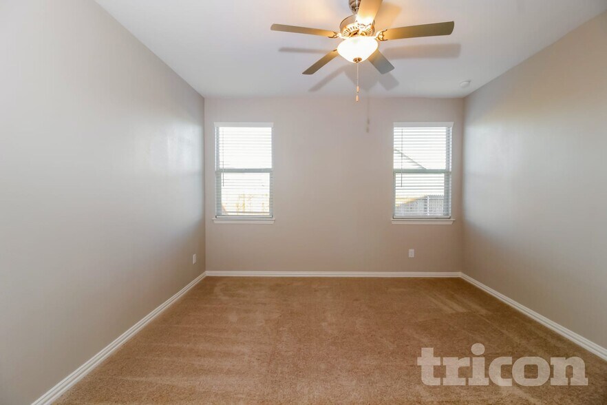 Building Photo - 780 Evergreen St