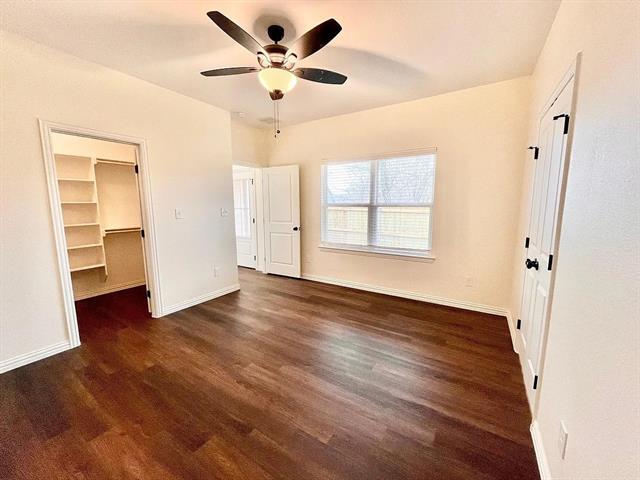 Building Photo - 327 E Nelson St