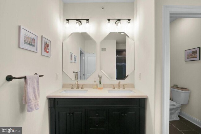 Building Photo - 1715 N Howard St