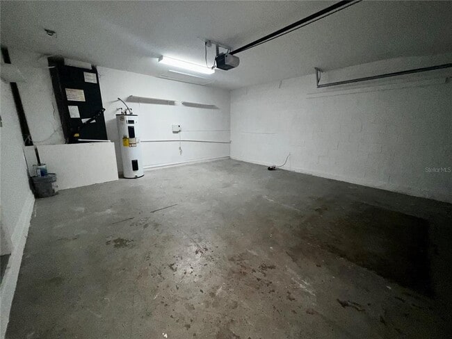 Building Photo - 2620 Regency Oak Ln