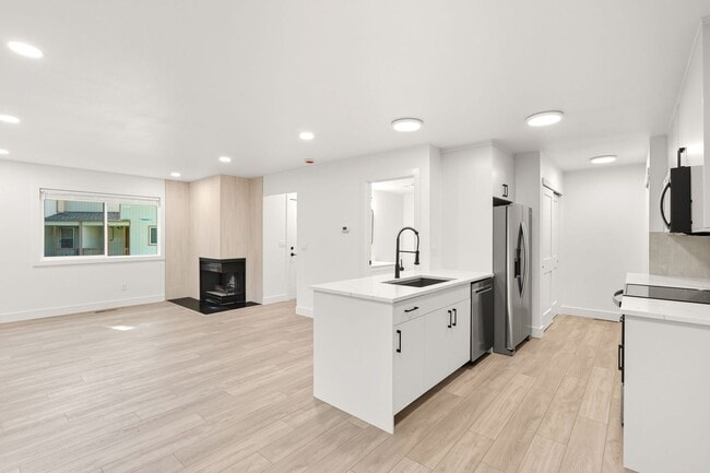 Building Photo - 2630 Davidson Dr