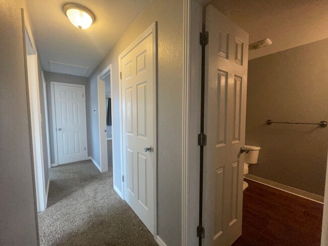 Building Photo - $0 DEPOSIT OPTION. LUXURY ARVADA RENTAL: U...