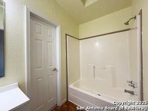 Building Photo - 9611 Hildebrandt