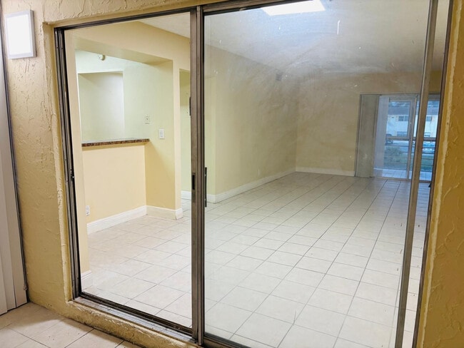 Building Photo - 4240 NW 21st St