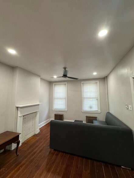 Building Photo - 2422 Brown St