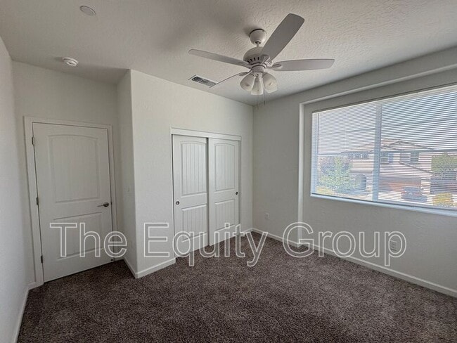 Building Photo - 1005 W Sedona Ave