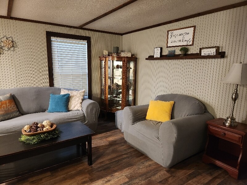 Building Photo - 3939 Colbert Rd