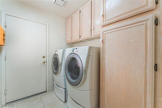 Building Photo - 5124 Appealing Ct