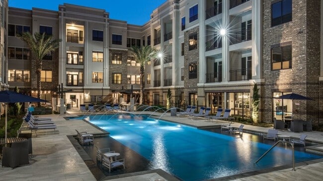 Building Photo - 4139 Bellaire Blvd