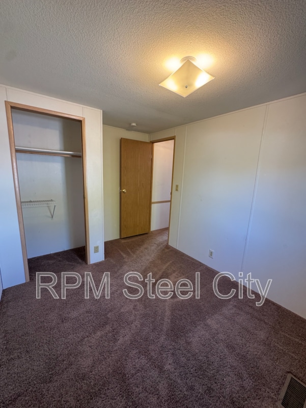 Building Photo - 957 S Saki Dr