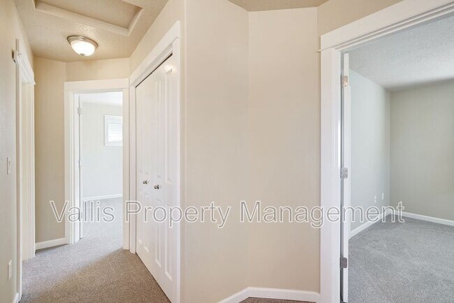 Building Photo - 5164 Andresen St SE