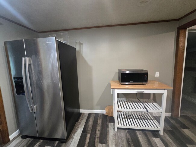 Building Photo - 3 Bedroom Home in Champaign!