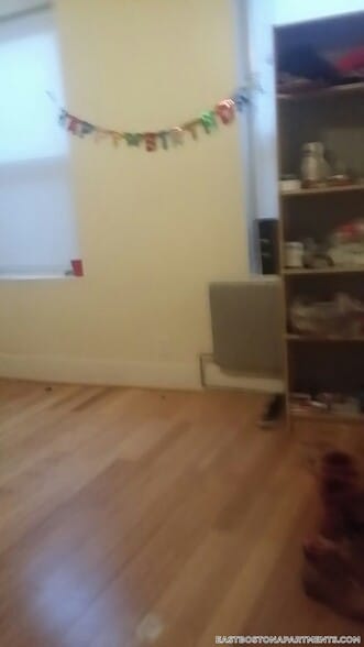 Building Photo - 210 Maverick St