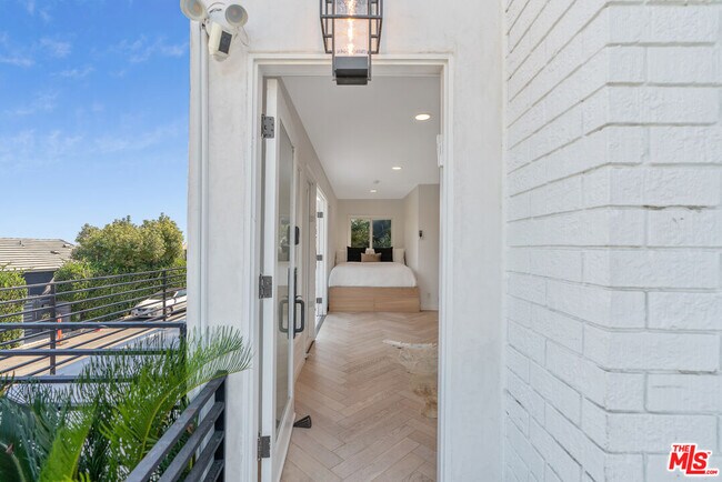 Building Photo - 3479 Wonder View Dr