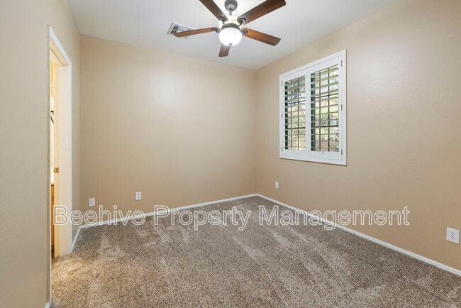 Building Photo - 2314 W Jake Haven