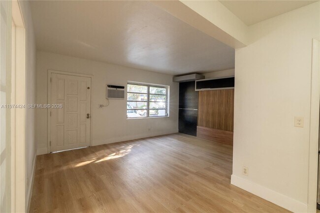 Building Photo - 3665 SW 16th St