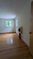 Building Photo - 266 Crestwood Ave