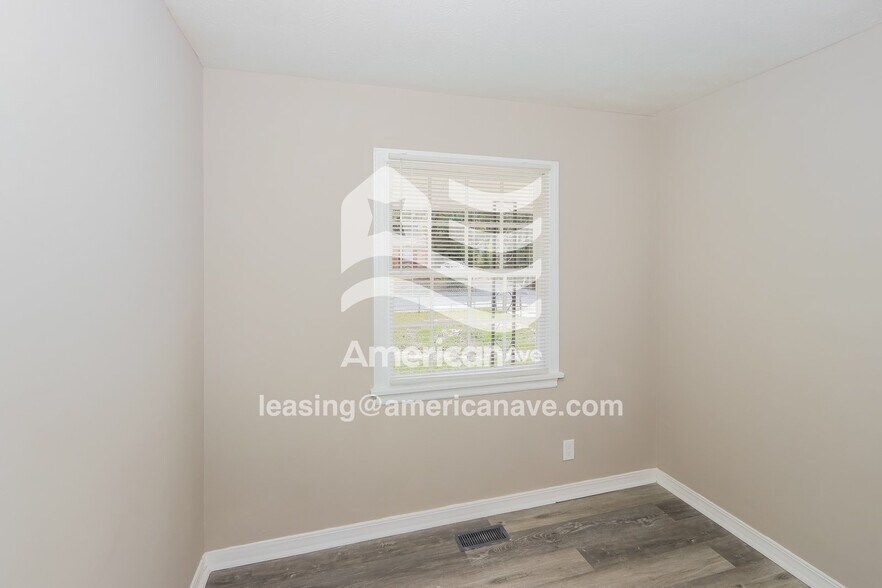 Building Photo - 3266 Lancing Ln