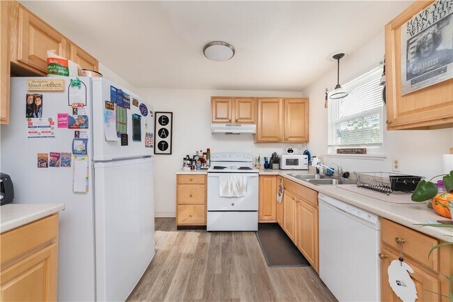 Building Photo - 87 Moxon Dr