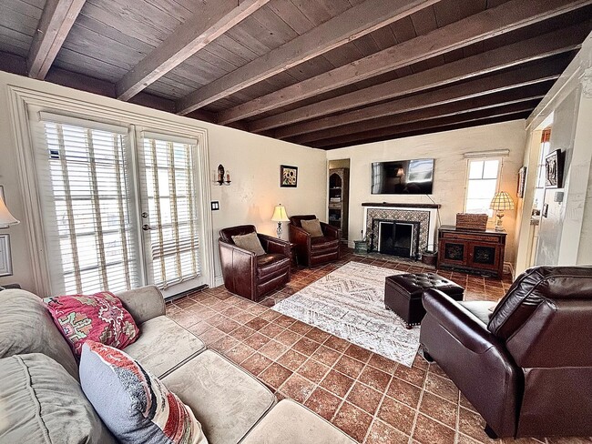 Building Photo - 1205O | Spanish Beach Bungalow Retreat | M...