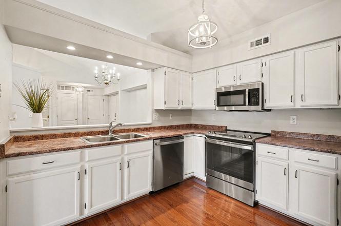 Building Photo - 2495 Fountain Pl