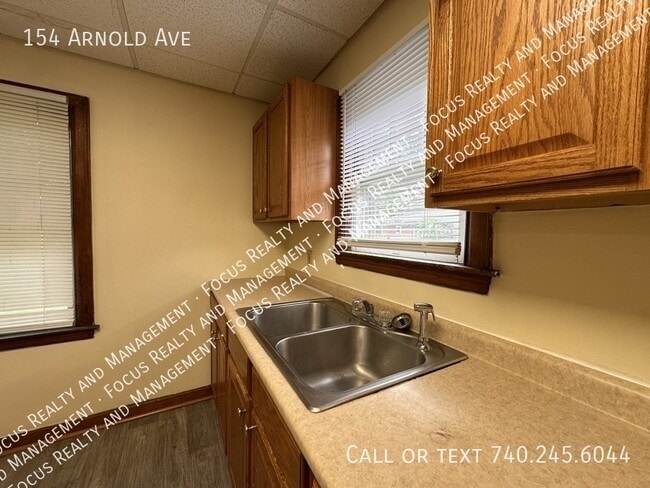 Building Photo - 154 Arnold Ave
