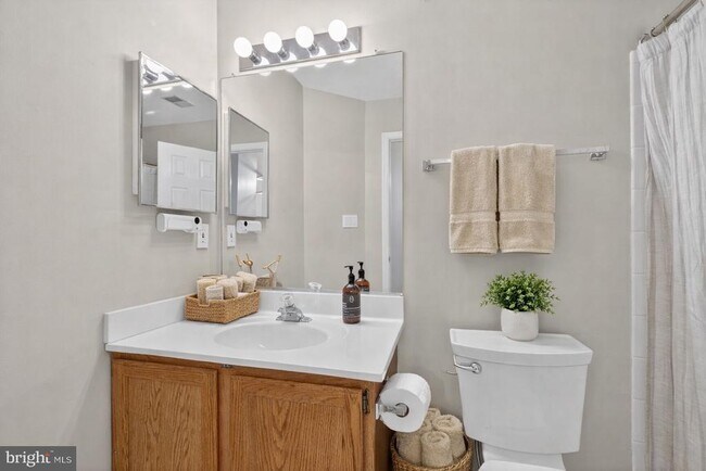 Building Photo - 8713 Wadebrook Terrace