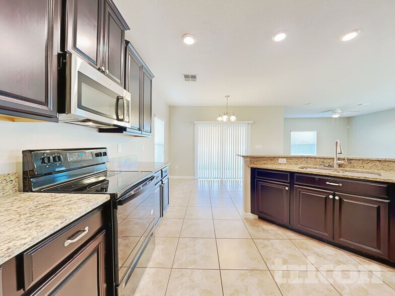 Building Photo - 13814 Crater Cir