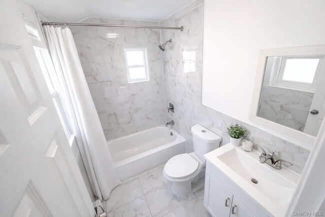 Building Photo - 72-18 Elizabeth Ave