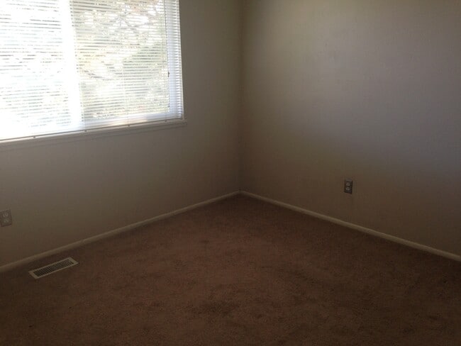 Building Photo - 3351 S Field St