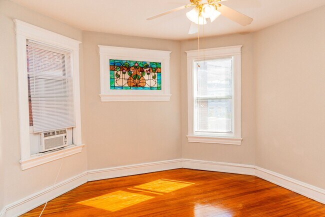 Building Photo - 2205 Floyd Ave