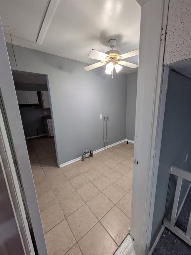 Building Photo - 4405 Silvis Rd