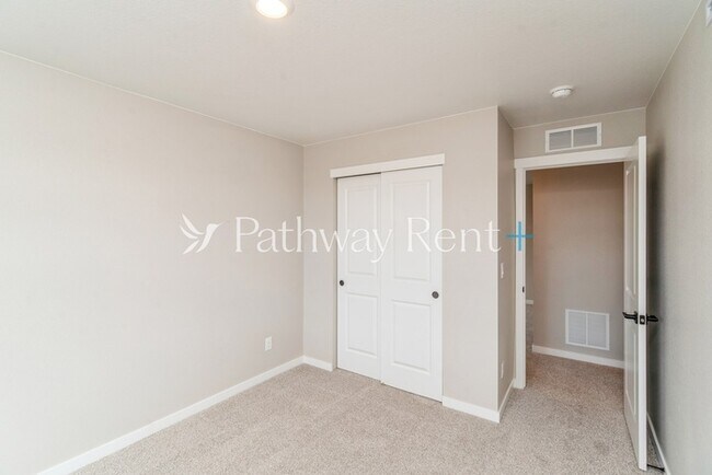 Building Photo - 9351 Yampa St