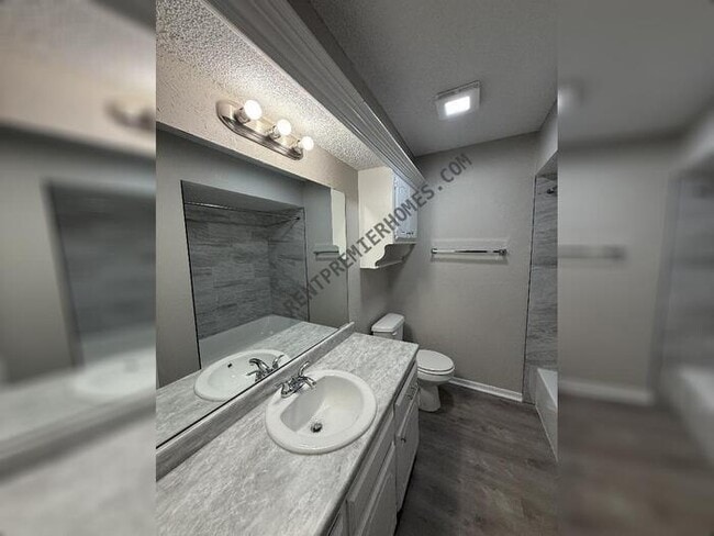 Building Photo - 1712 Haven Dr