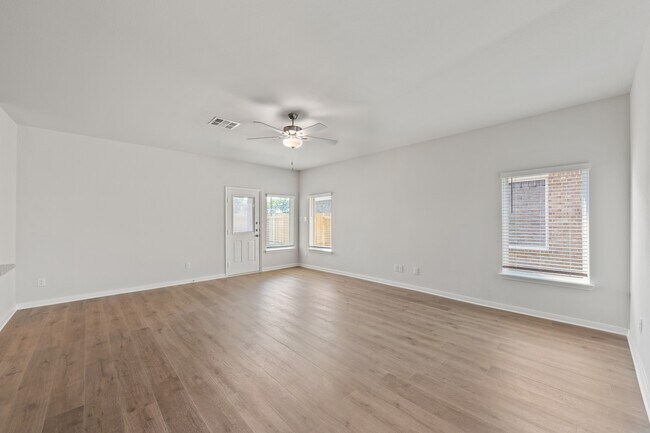 Building Photo - 1004 Camelia Grv Ct