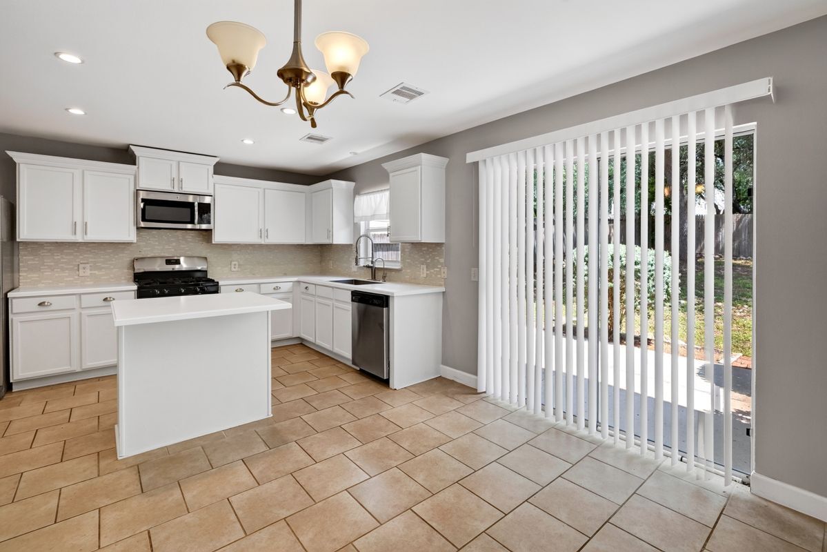 Building Photo - 7711 Parkwood Way