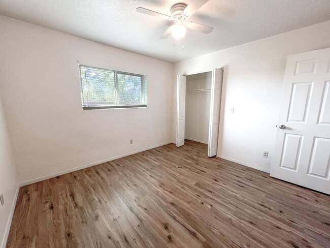 Building Photo - CLARKDALE: SINGLE-LEVEL END APARTMENT IN A...