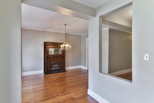 Building Photo - "Spacious 3-Bedroom Duplex with Classic Charm & Modern Comforts at 3438A Magnolia Ave!"